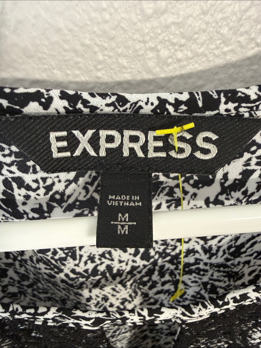Express Black & White Lace-Trim Cap Sleeve Blouse - Picture 2 of 9